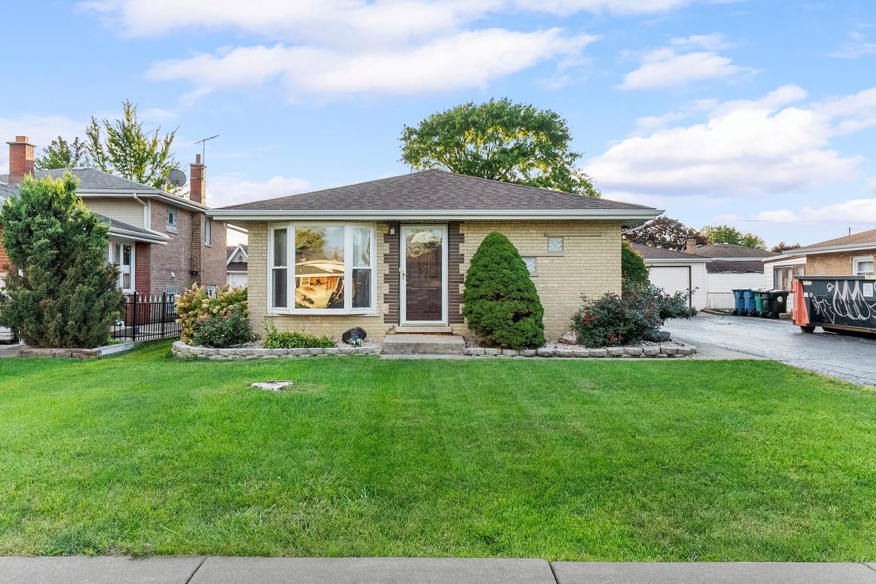 8128 Odell Ave., Bridgeview, IL 60455