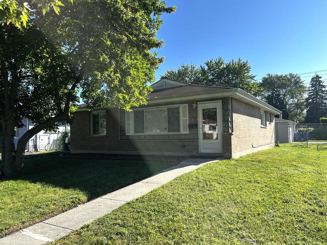 1295 Greenbay Ave., Calumet City, IL 60409