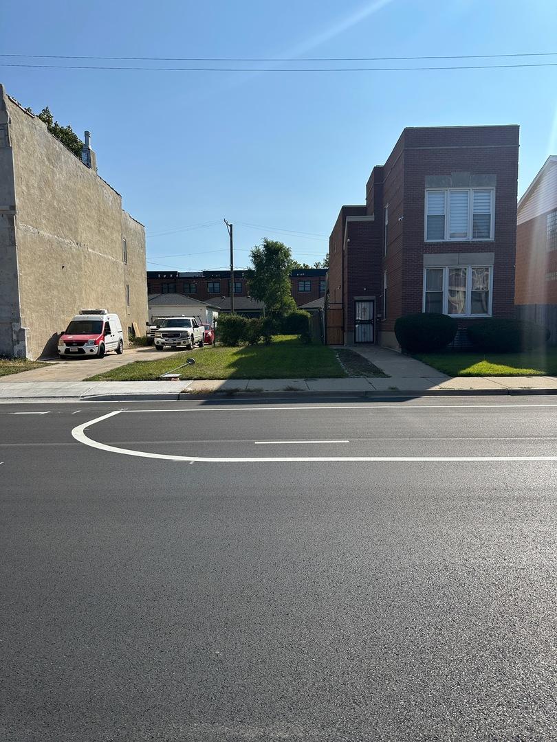 3333 S Indiana Ave., Chicago, IL 60616