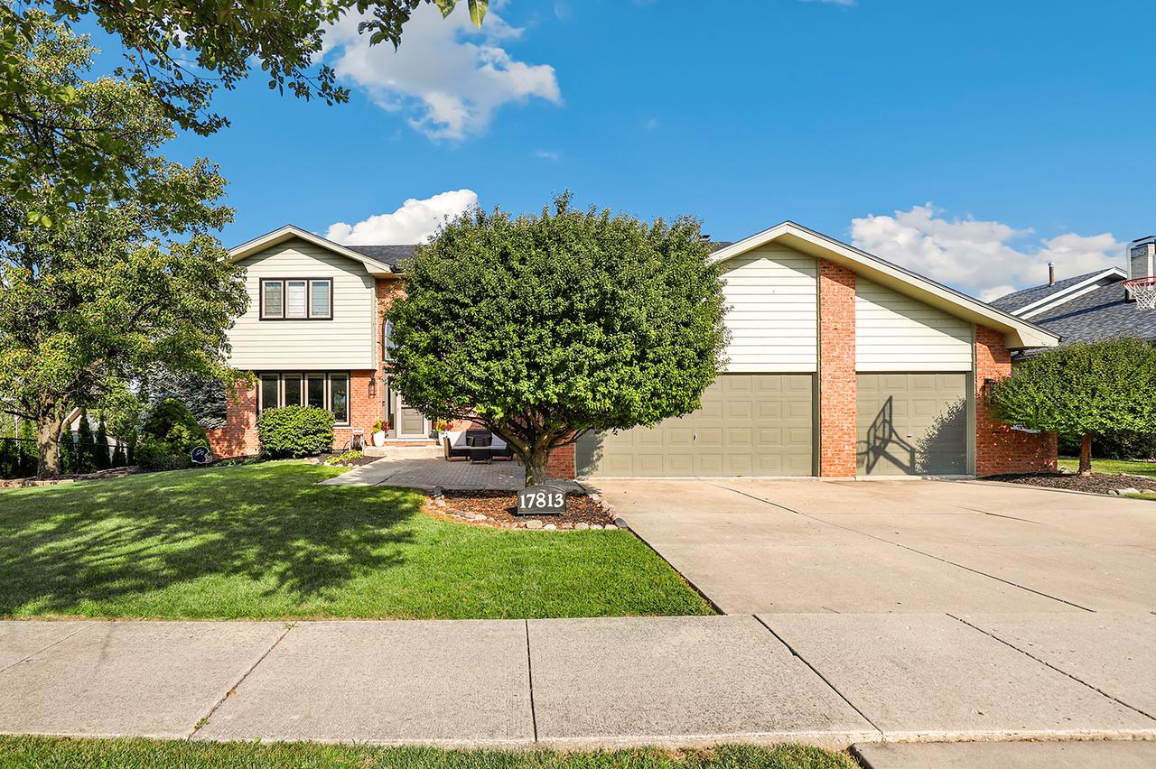 17813 Westbrook Dr., Orland Park, IL 60467