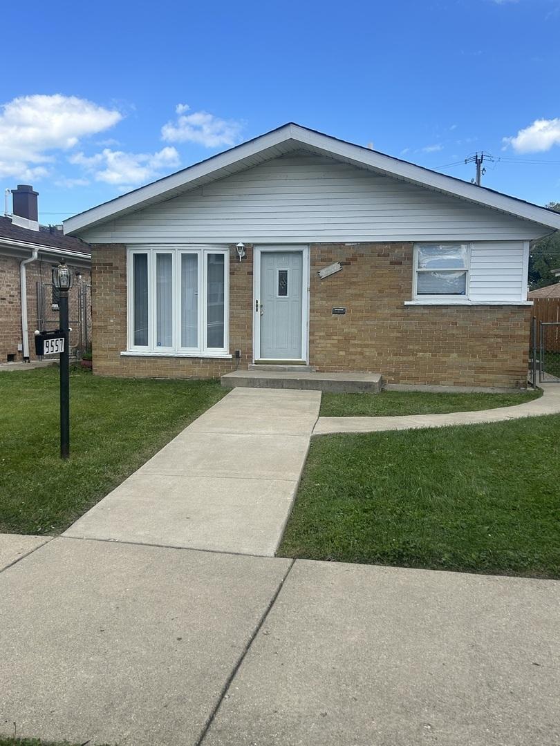 9557 S Peoria St., Chicago, IL 60643