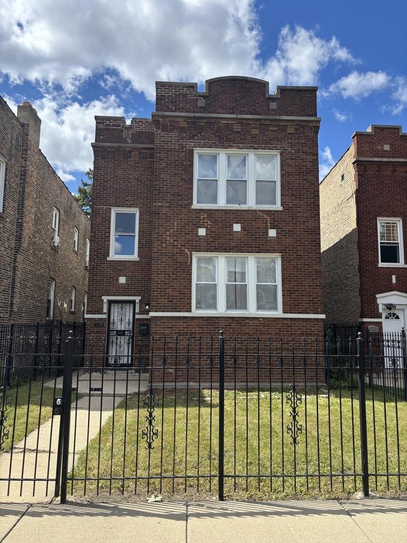 [Address Hidden by Seller], Chicago, IL 60639