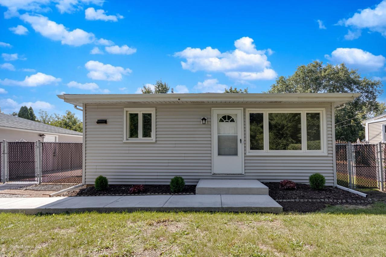 2605 Maple Ave., Downers Grove, IL 60515