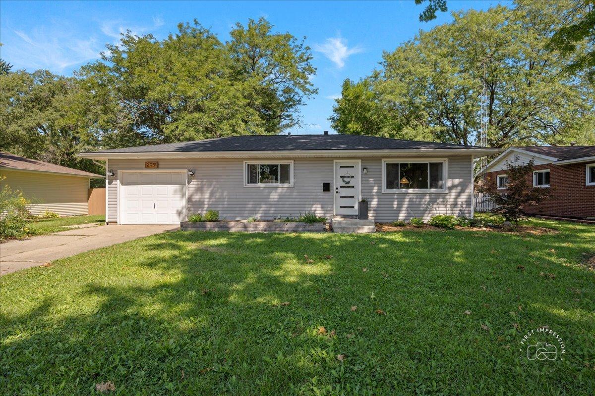 209 Sweetbriar St., Plano, IL 60545