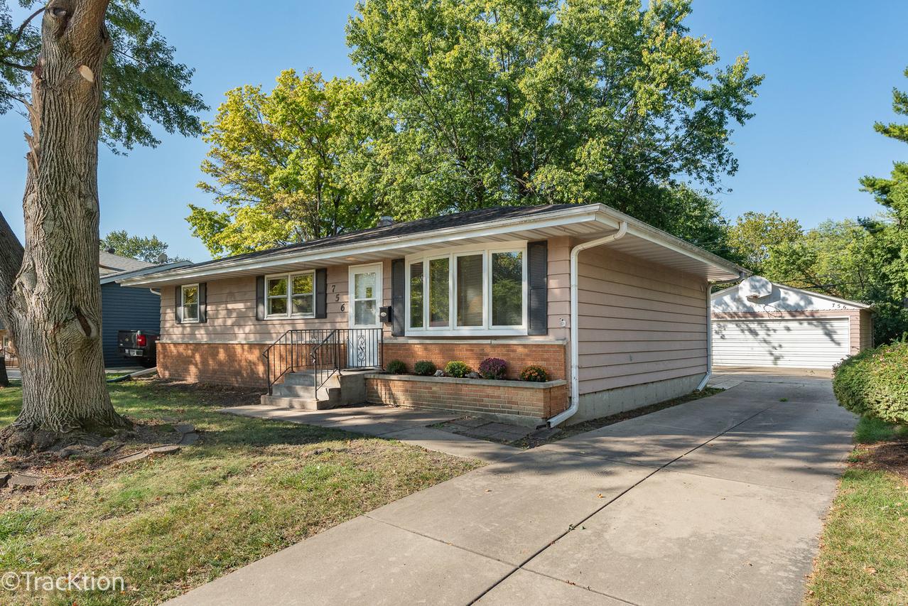 756 N Edgelawn Dr., Aurora, IL 60506
