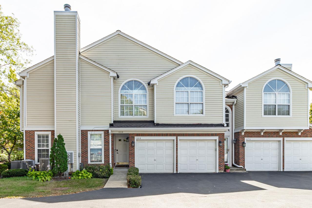 668 Portage Ct., Vernon Hills, IL 60061