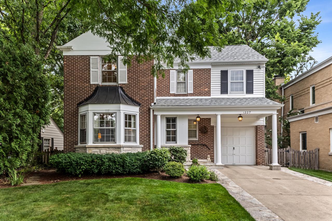 1227 16th St., Wilmette, IL 60091