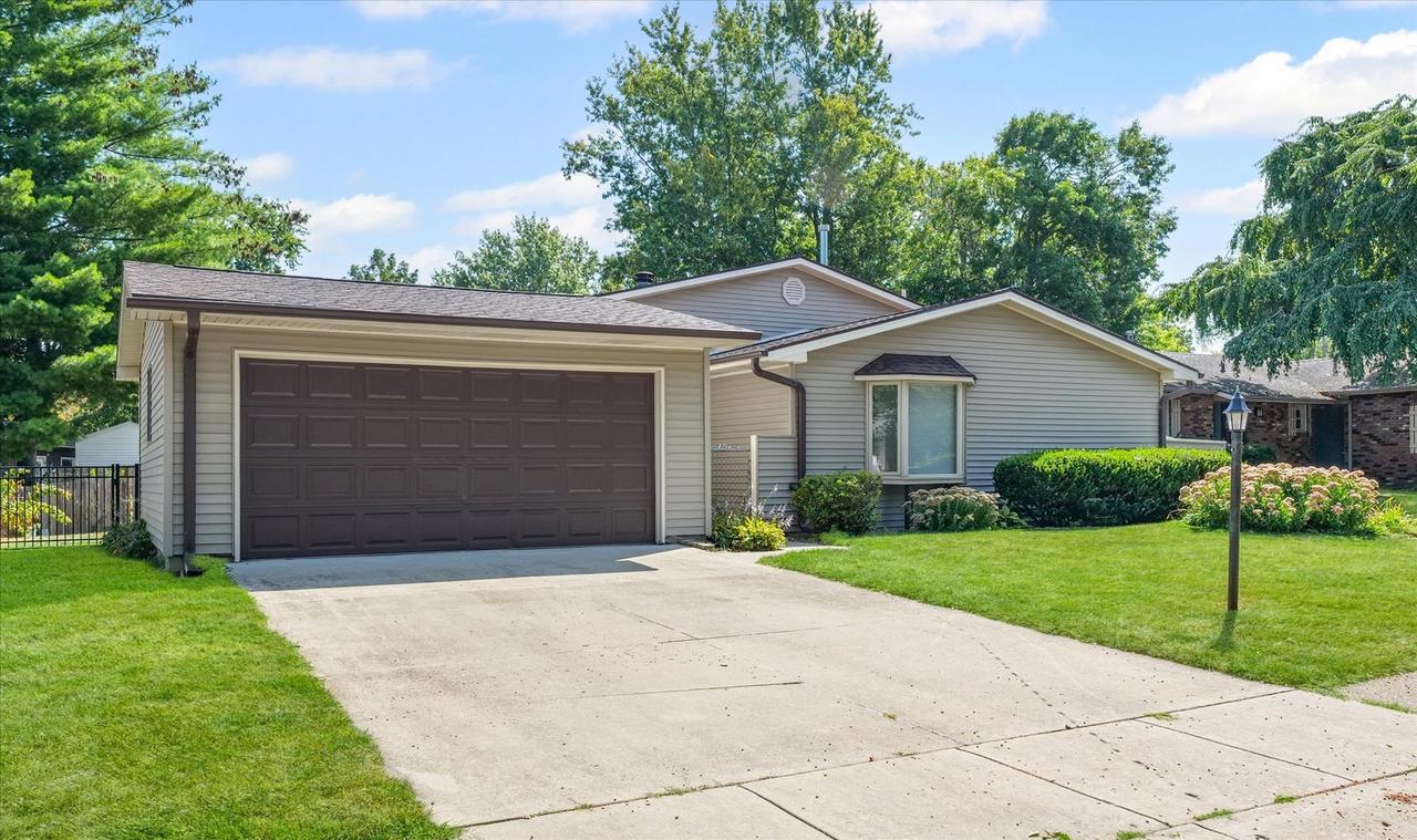 2306 Winchester Dr., Champaign, IL 61821