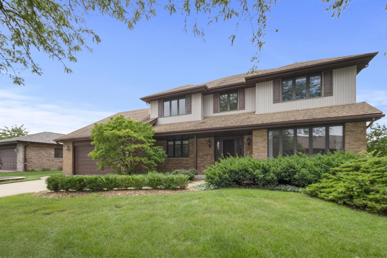 8249 161st Pl., Tinley Park, IL 60477