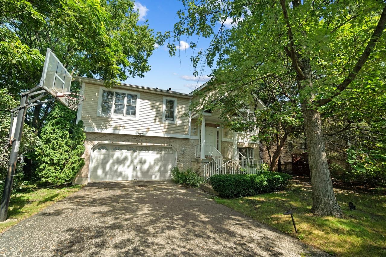 362 56th St., Clarendon Hills, IL 60514