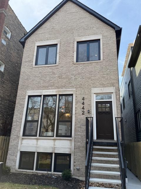 4442 N Greenview Ave., Chicago, IL 60640