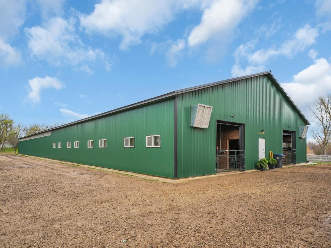 12216 Pleasant Valley Rd., Woodstock, IL 60098