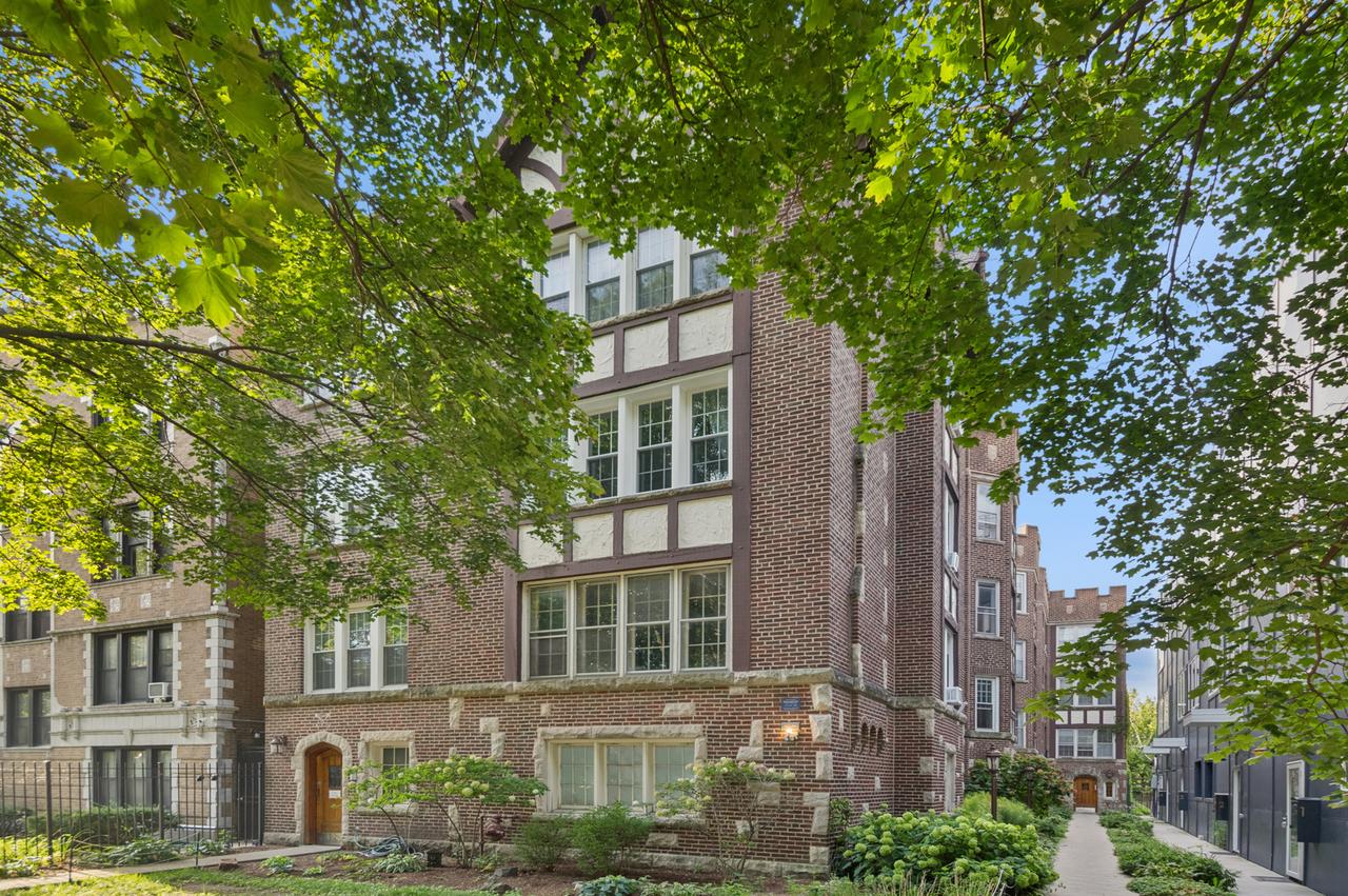 1529.5 W Estes Ave. #3B, Chicago, IL 60626