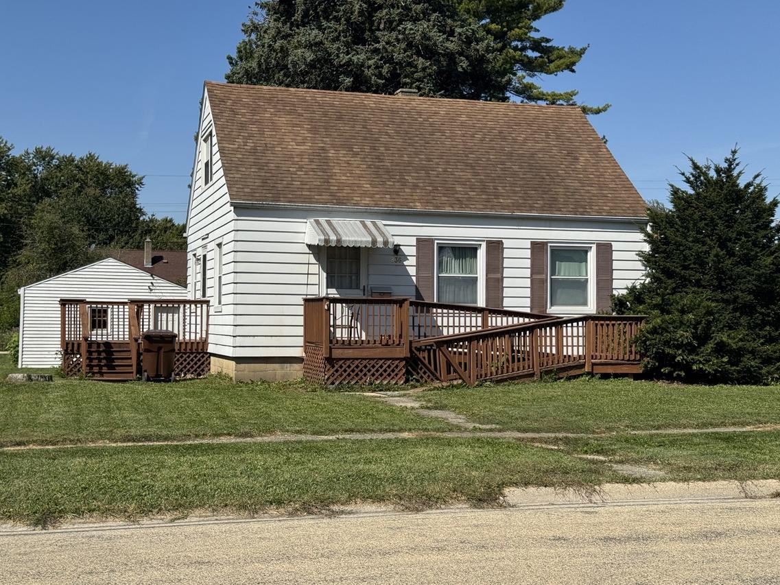836 N 11th St., Rochelle, IL 61068