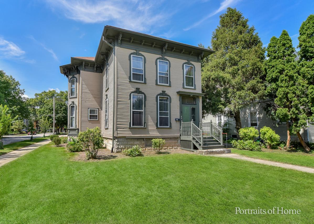 205 N Wright St., Naperville, IL 60540