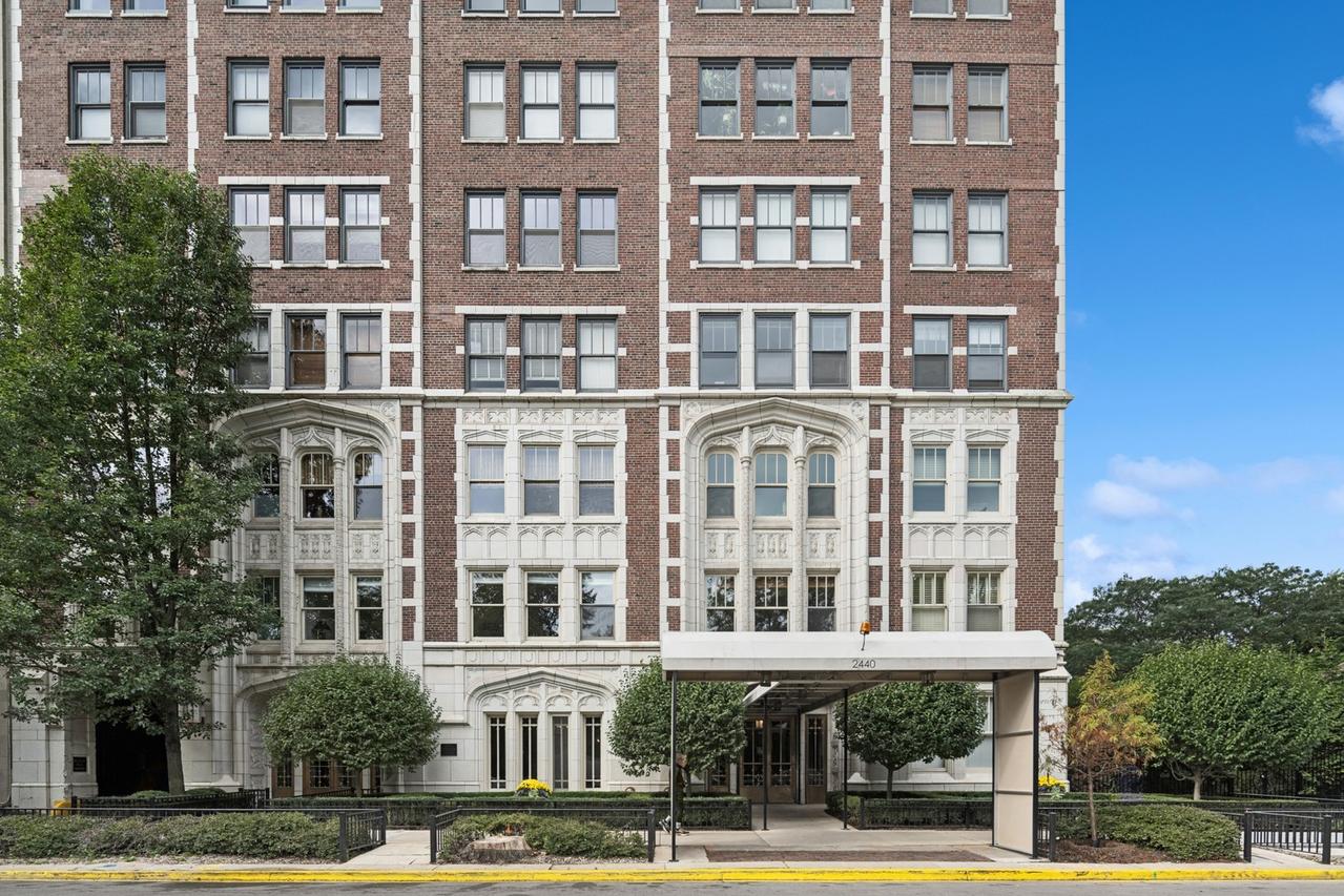 2440 N Lakeview Ave. #11D, Chicago, IL 60614