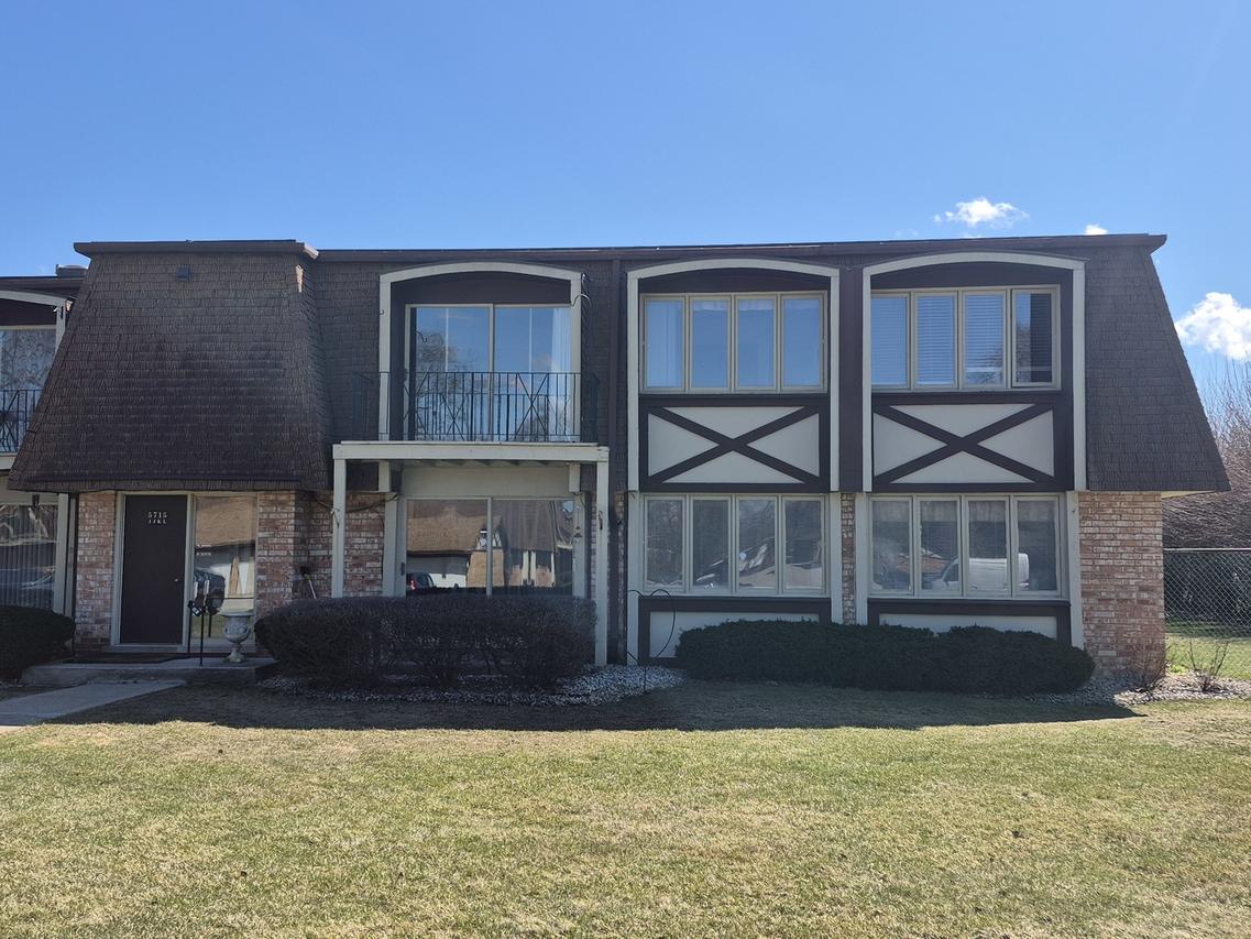 5715 Park Pl. #J2, Crestwood, IL 60418