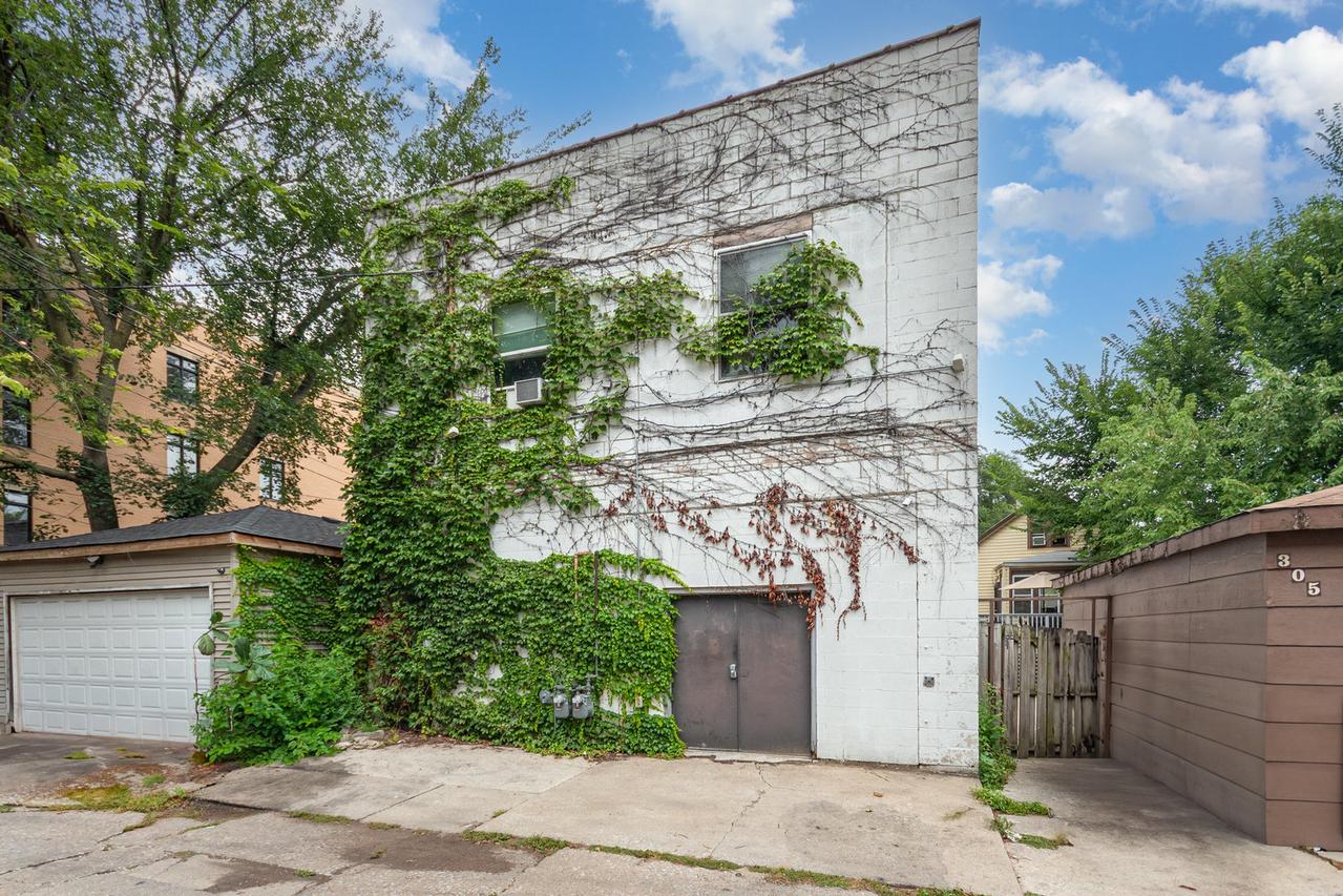 307 South Blvd., Oak Park, IL 60302