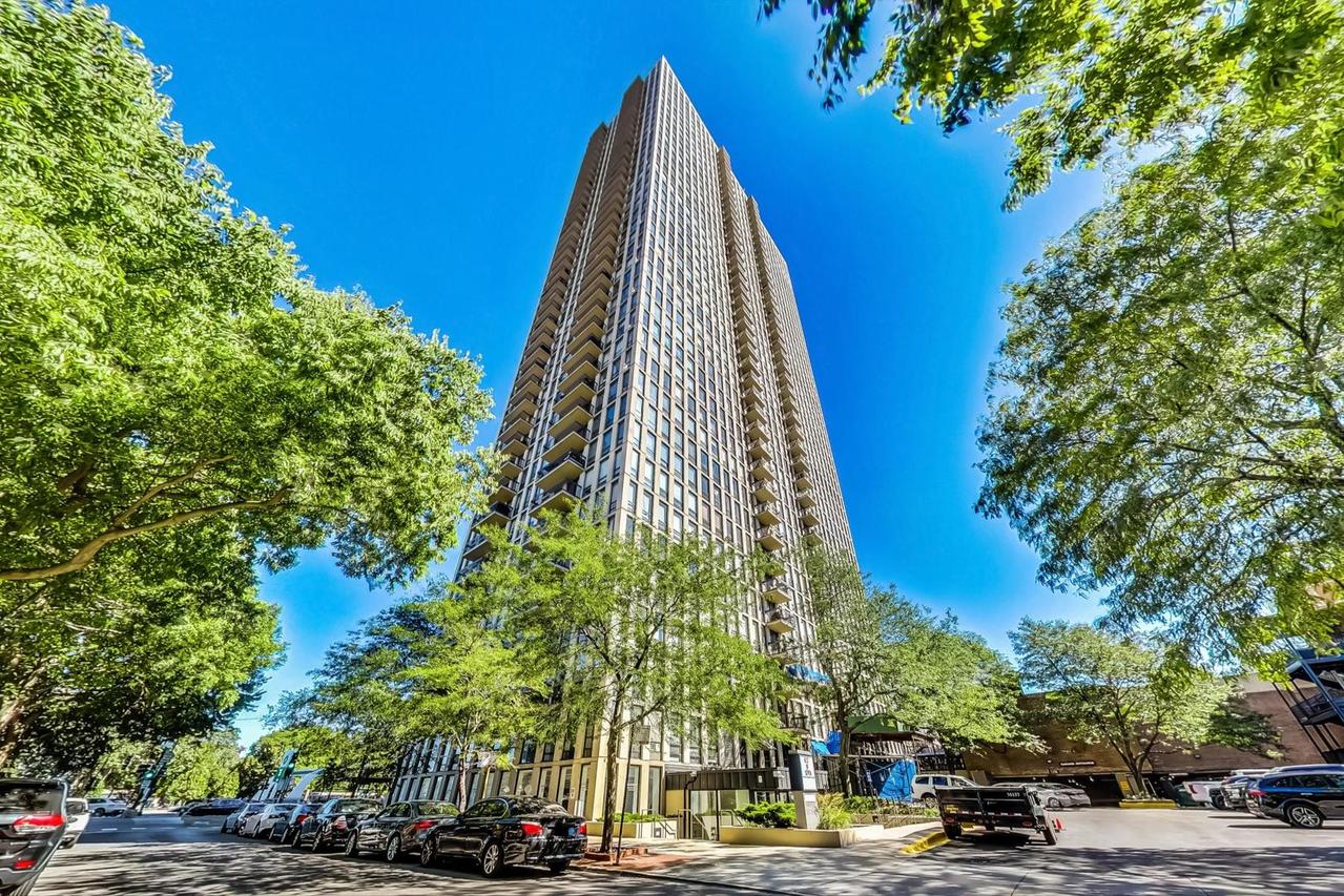 1660 N La Salle Dr. #1108, Chicago, IL 60614