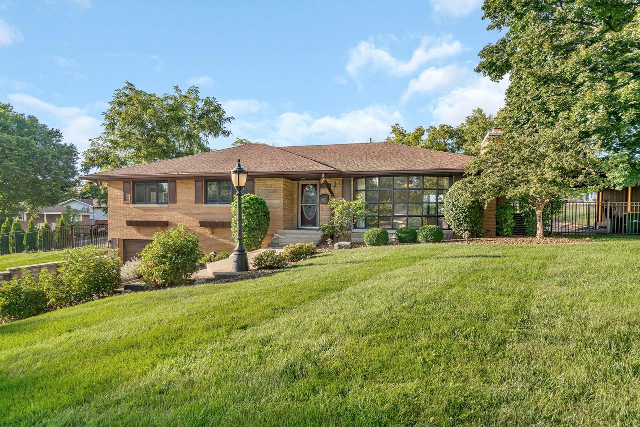 206 Daggett Ave., Lockport, IL 60441