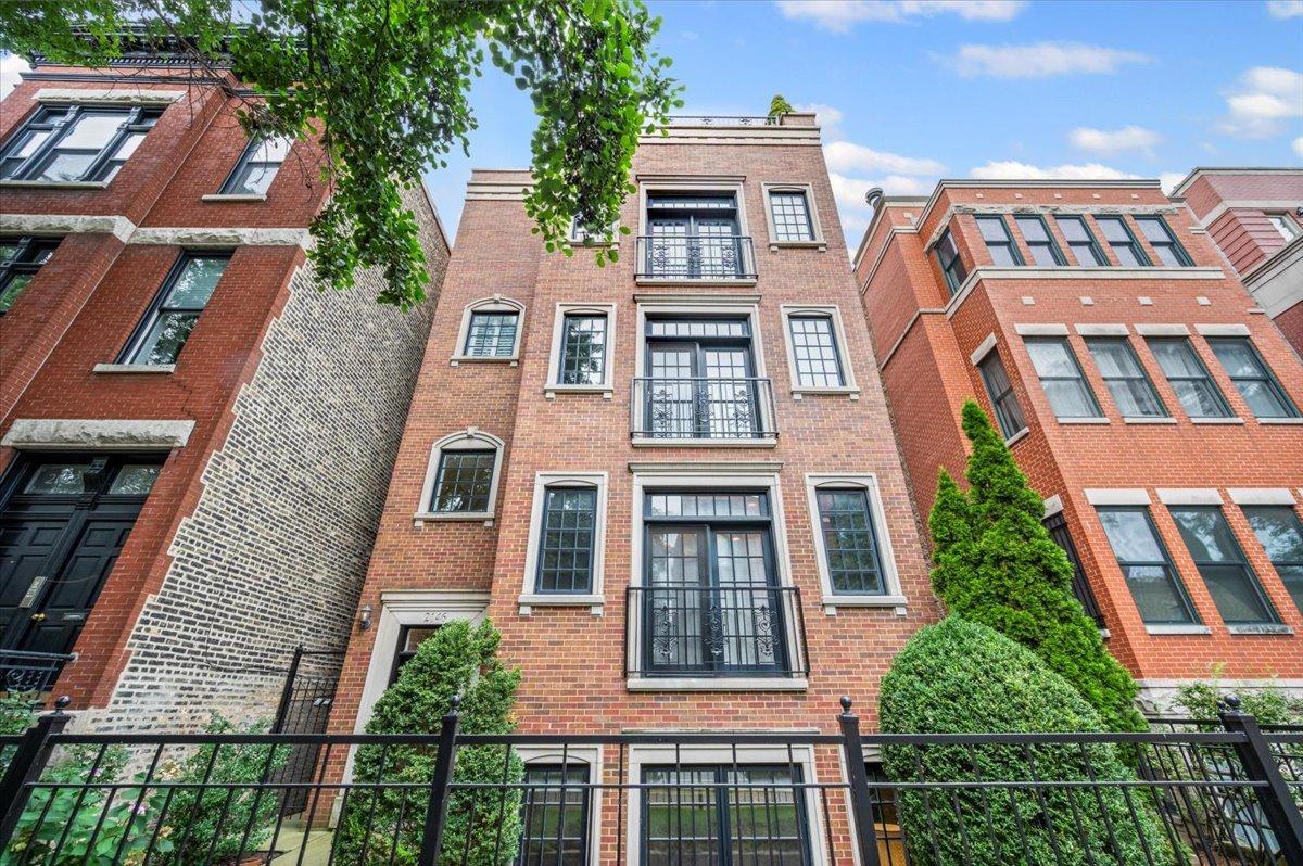 2146 N Racine Ave. #1, Chicago, IL 60614