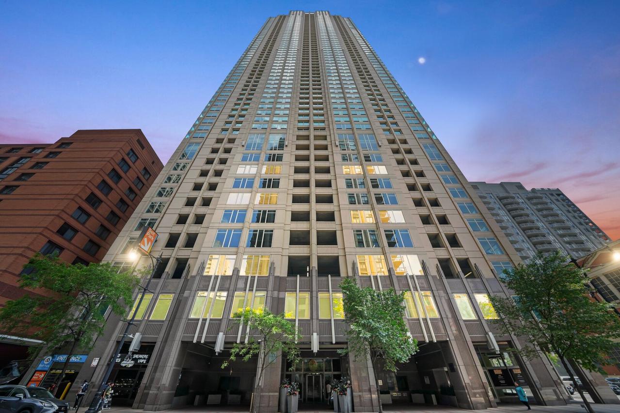 33 W Ontario St. #P11-E18, Chicago, IL 60654