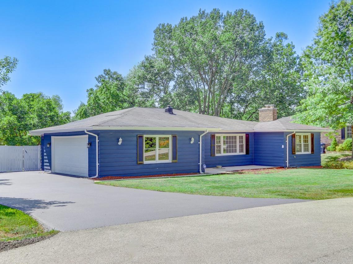 1122 Foster Ave., Lake Bluff, IL 60044