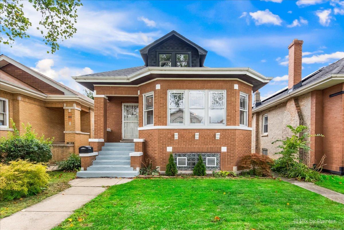 5421 W Eddy St., Chicago, IL 60641