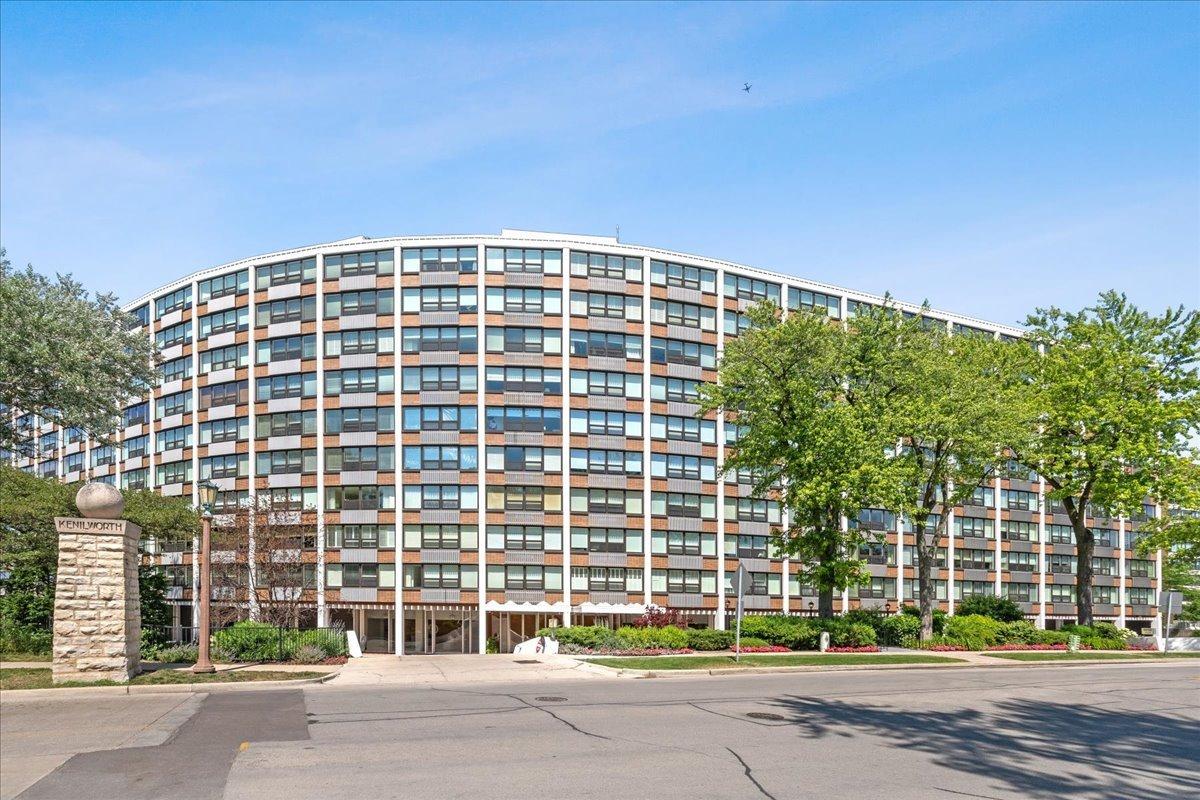 1630 Sheridan Rd. #3C, Wilmette, IL 60091