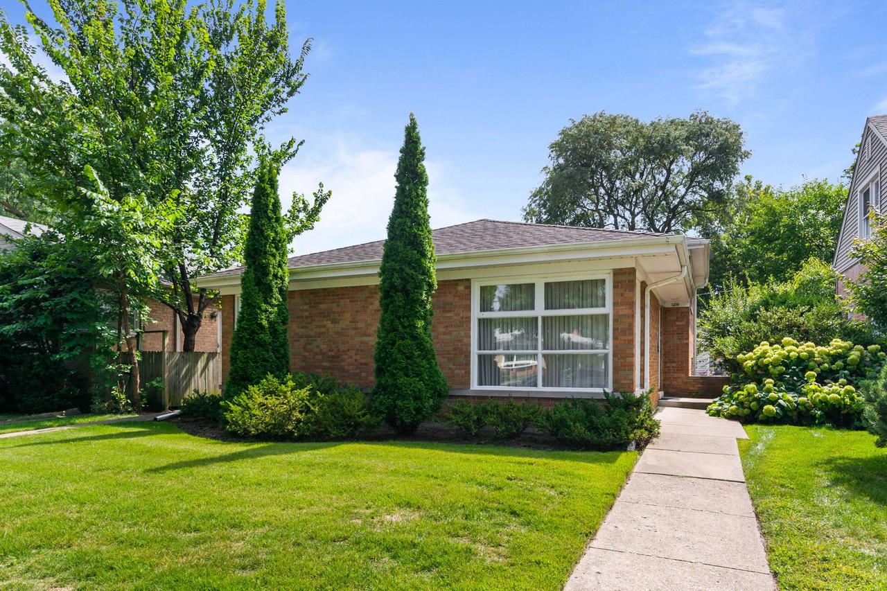5109 Greenleaf St., Skokie, IL 60077