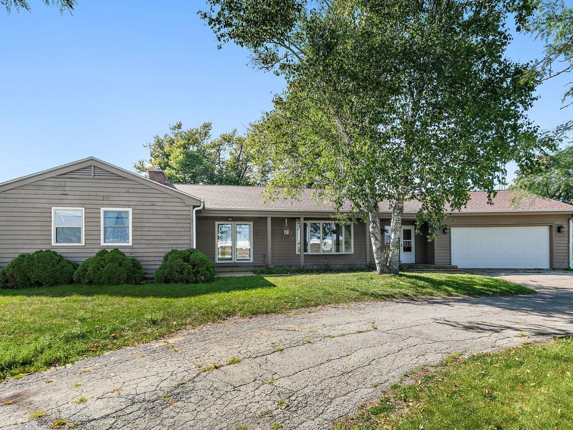 3011 S 4th St., Dekalb, IL 60115
