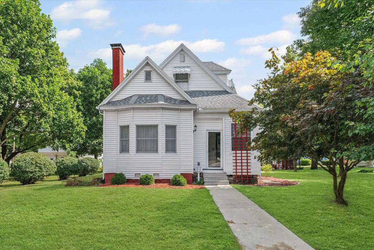 310 N Bourne St., Tolono, IL 61880