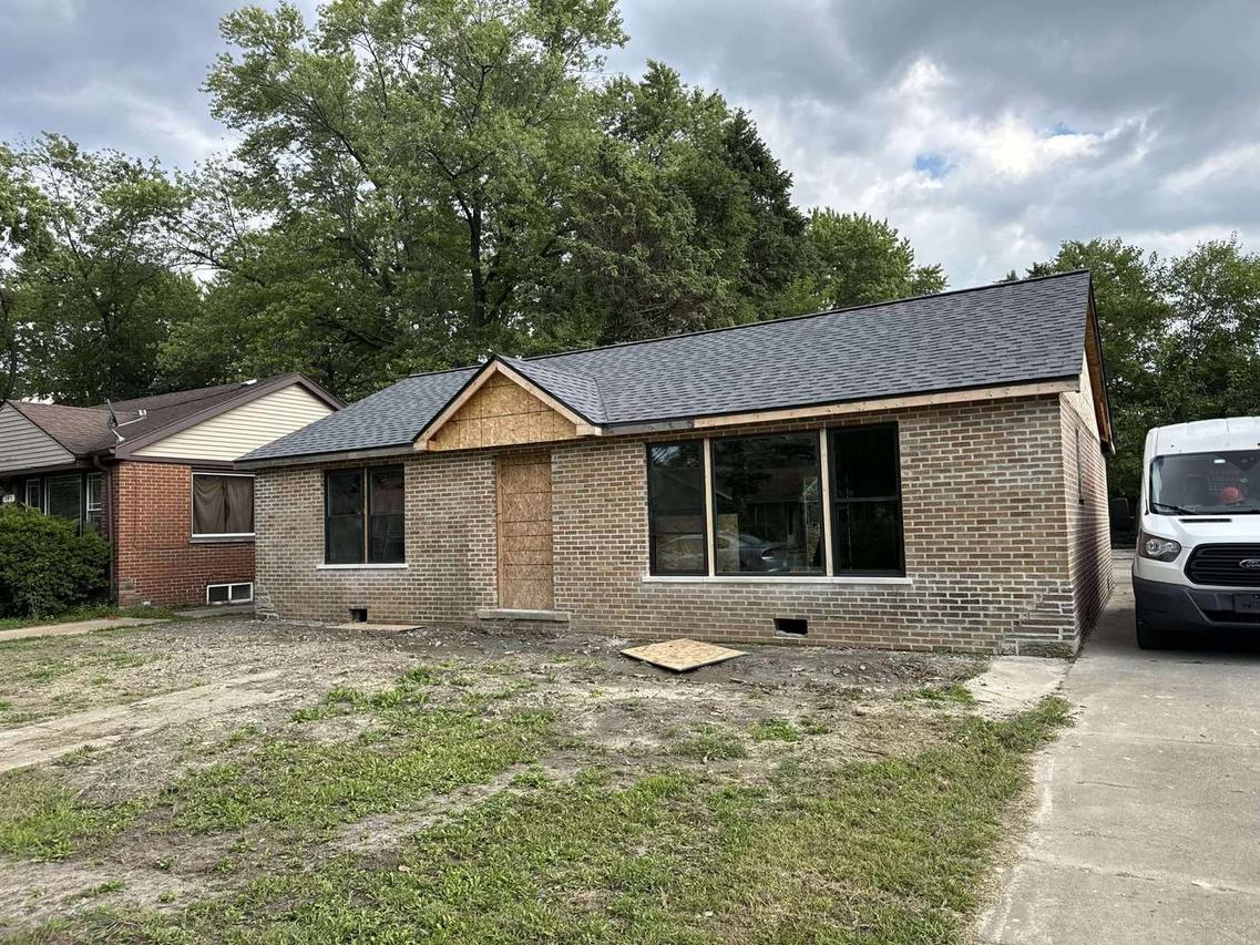 737 E 155th Pl., South Holland, IL 60473
