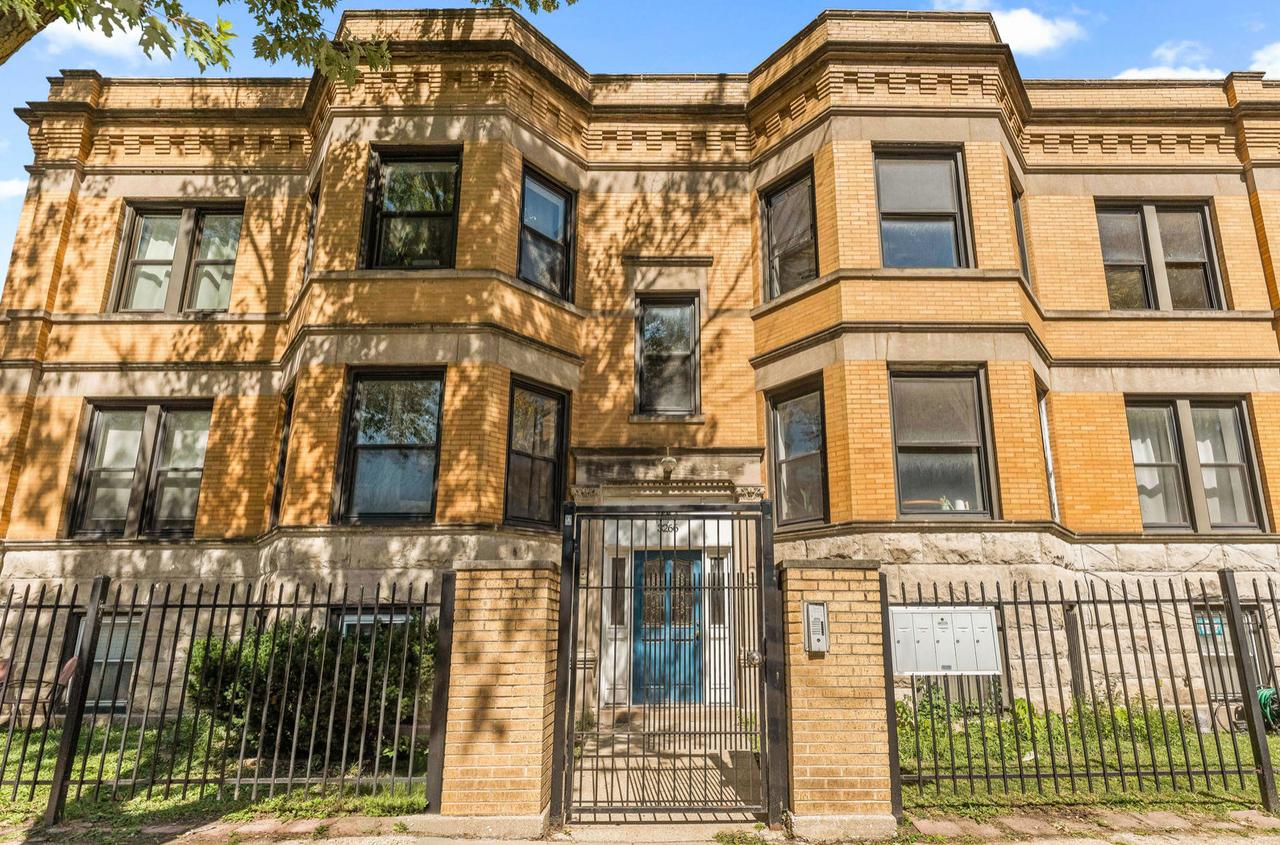 3264 W Wrightwood Ave. #2, Chicago, IL 60647
