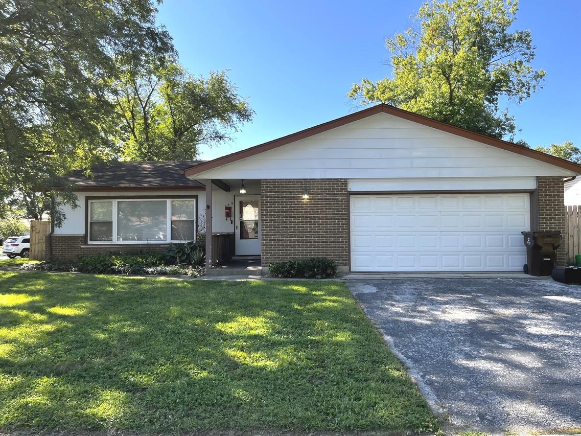 939 Coach Rd., Homewood, IL 60430