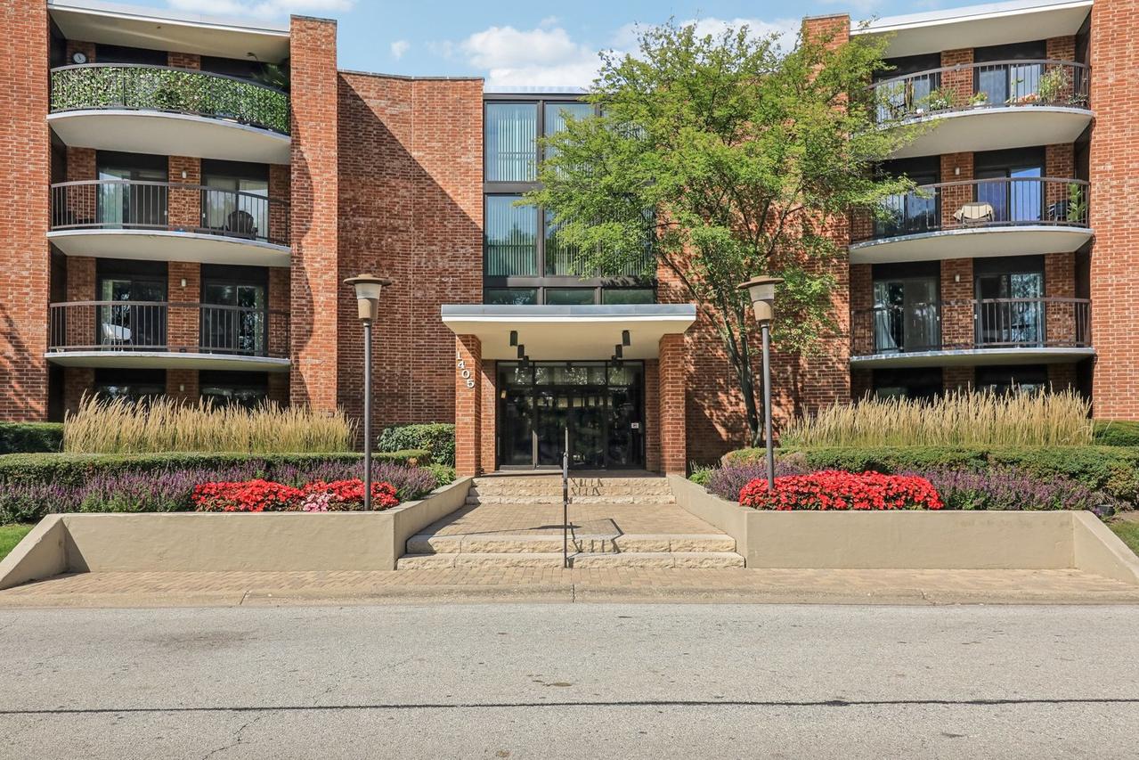 1405 E Central Rd. #122C, Arlington Heights, IL 60005