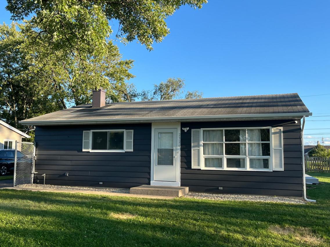 2326 Brentwood Ave., Montgomery, IL 60538