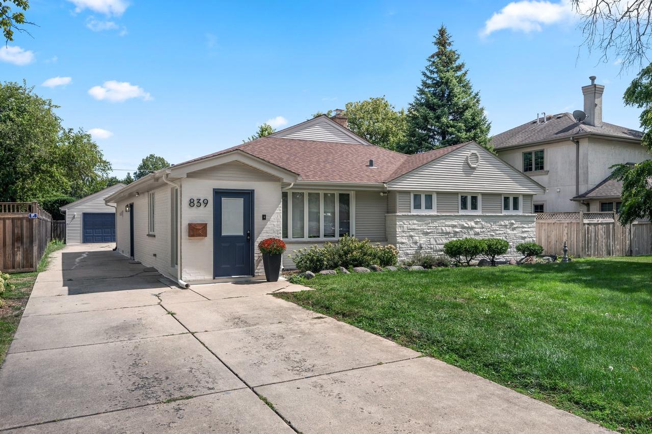 839 Meadowlark Ln., Glenview, IL 60025