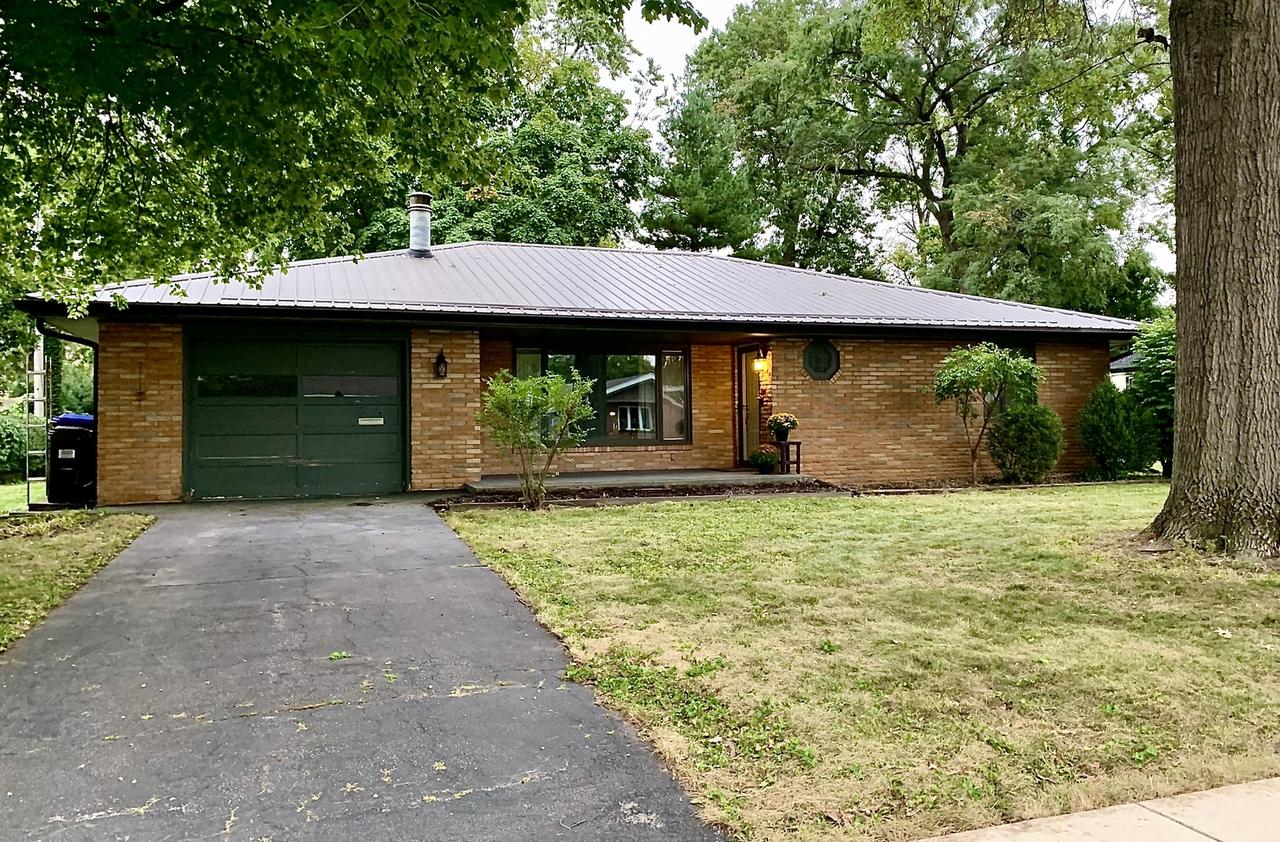 304 Seville Rd., Bloomington, IL 61701