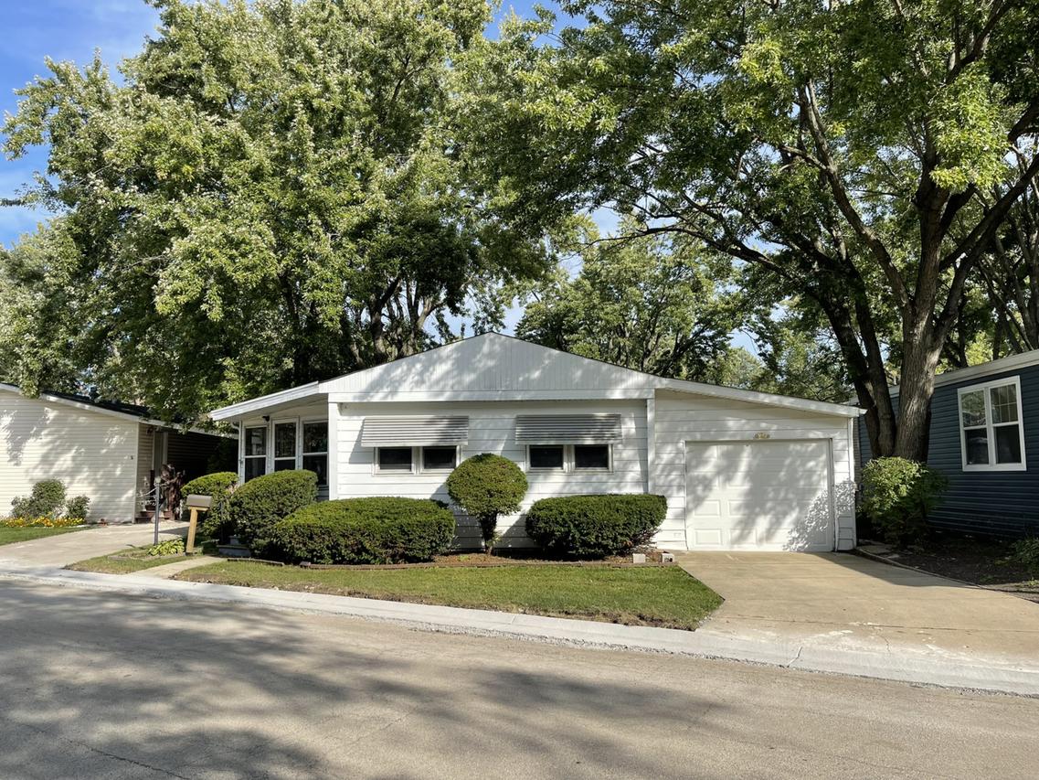 1101 Lakewood Rd., Elgin, IL 60123