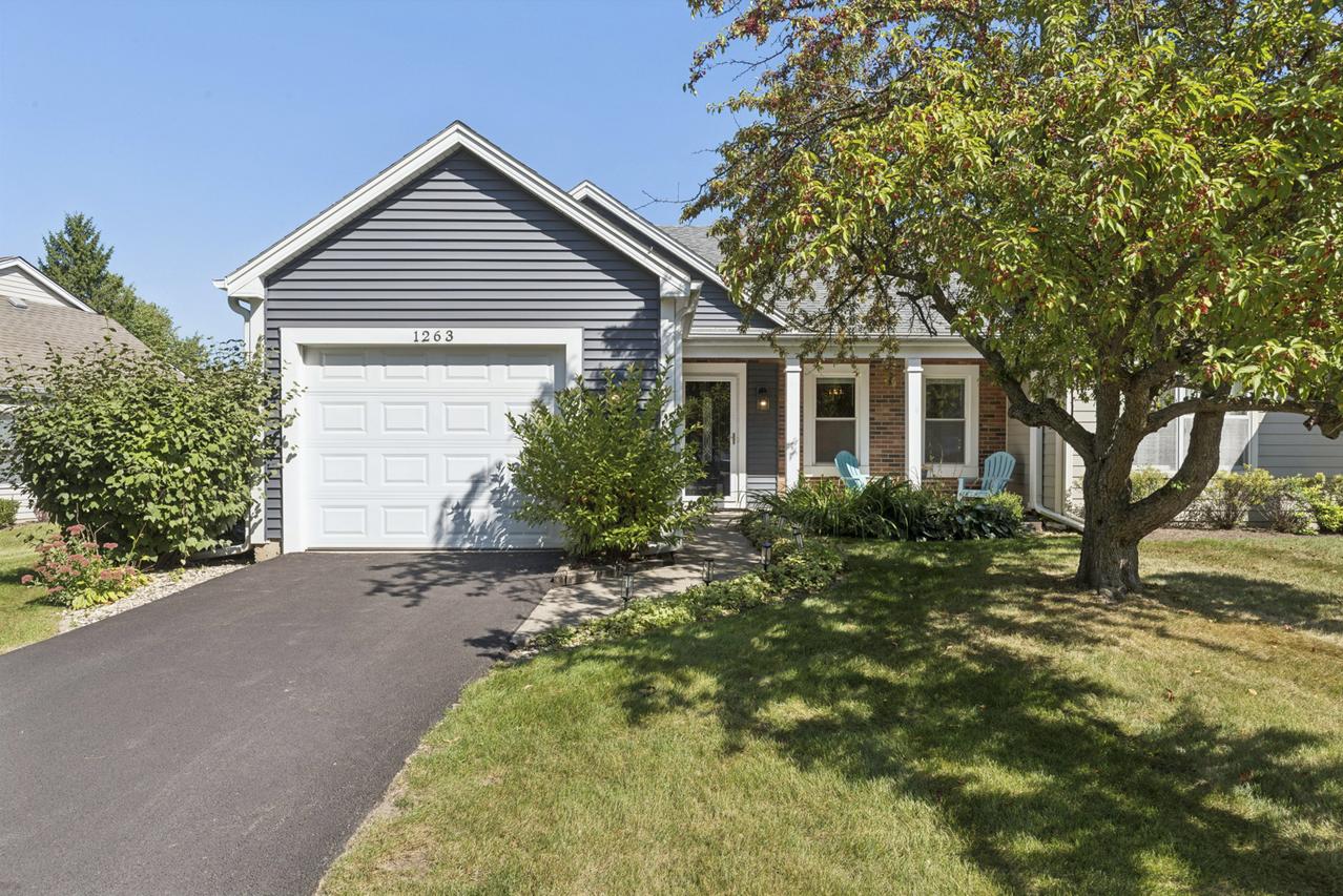 1263 Huntington Dr., Mundelein, IL 60060