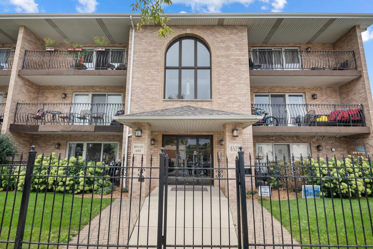 6525 W 63rd St. #1B, Chicago, IL 60638