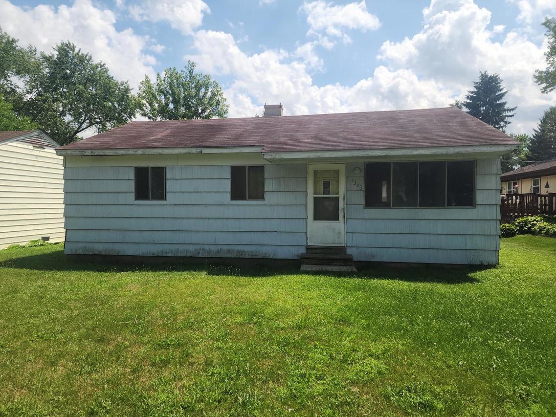 1393 Mulberry Ln., Crystal Lake, IL 60014