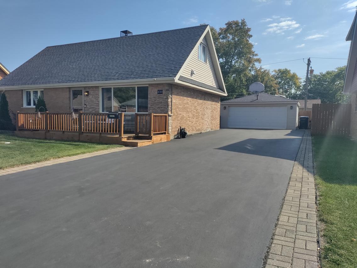 8741 S Cranbrook Ln., Bridgeview, IL 60455