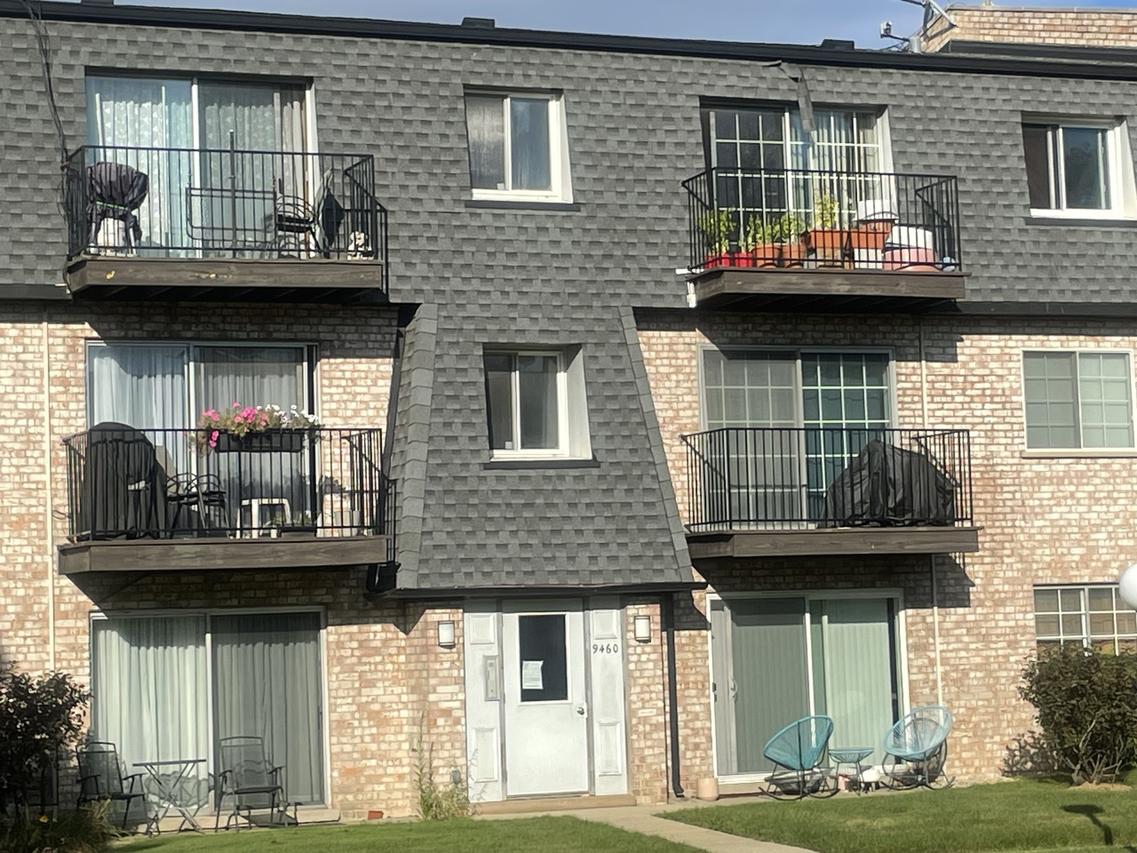 9460 Bay Colony Dr. #3N, Des Plaines, IL 60016