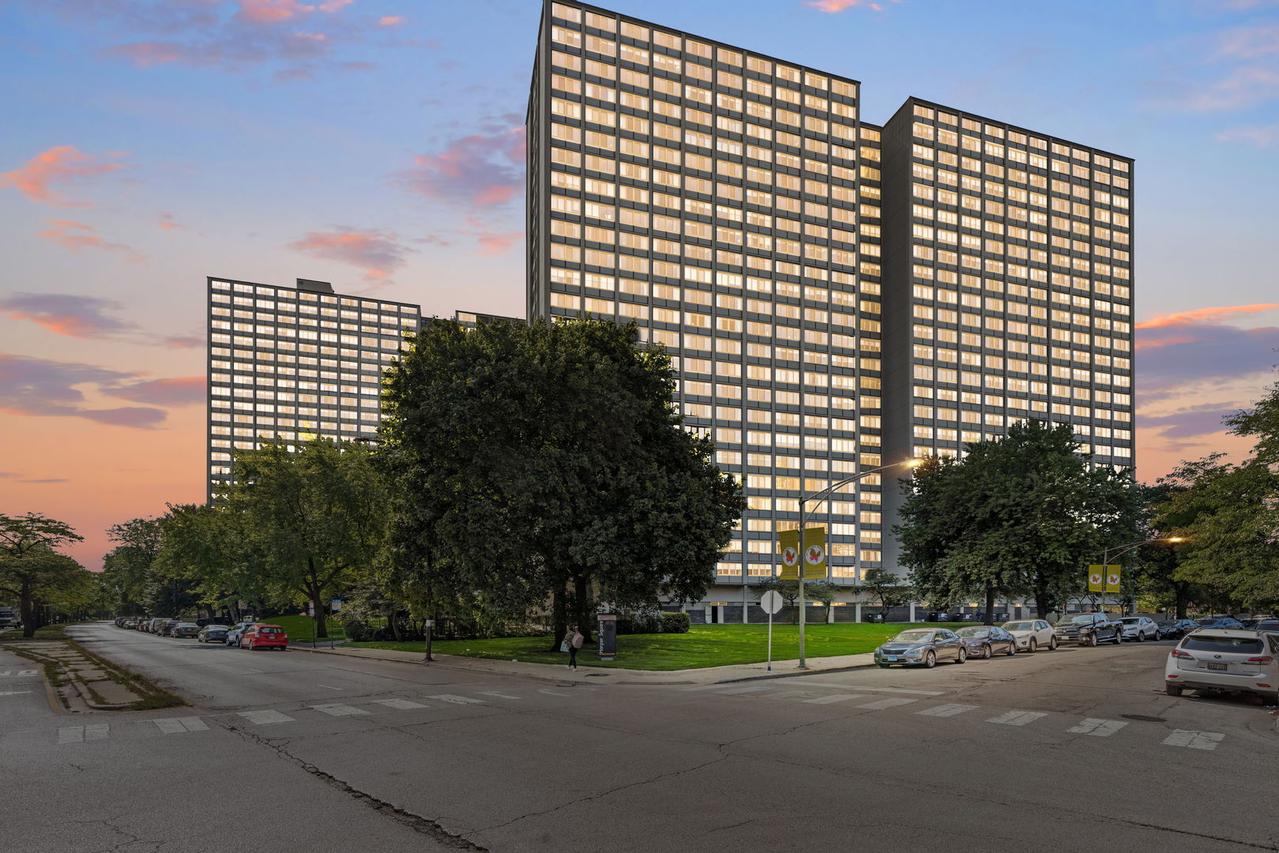 4800 S Lake Park Ave. #2301A, Chicago, IL 60615