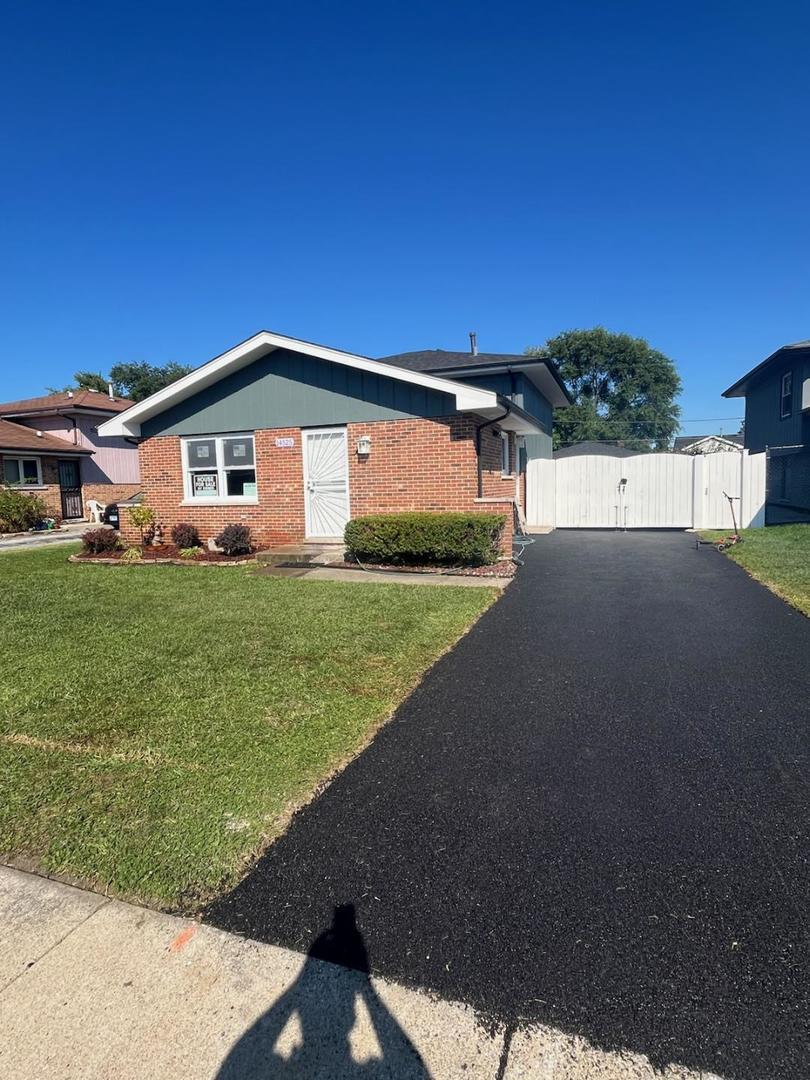 14525 Oakley St., Dixmoor, IL 60426