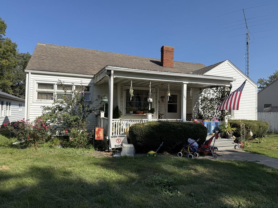 102 Chestnut St., Varna, IL 61375