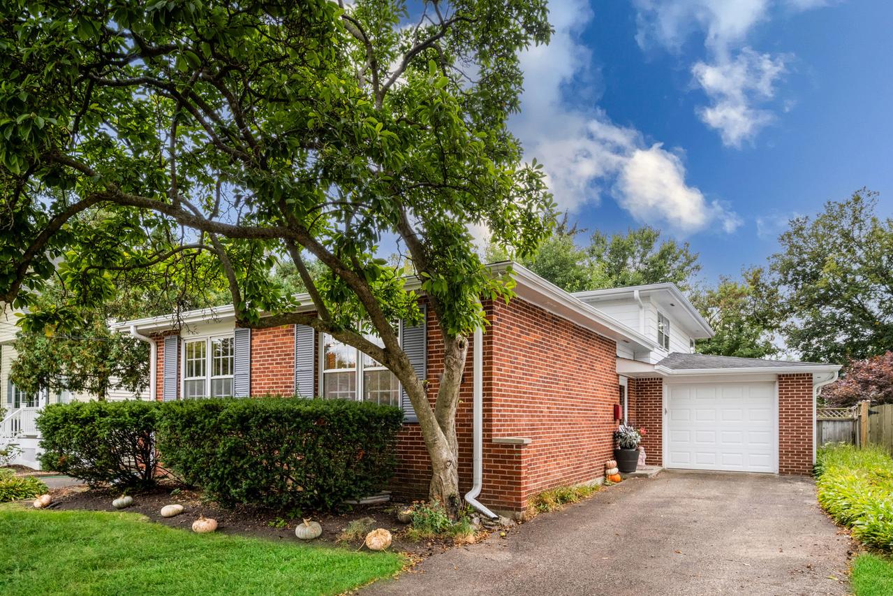 1823 Milton Ave., Northbrook, IL 60062