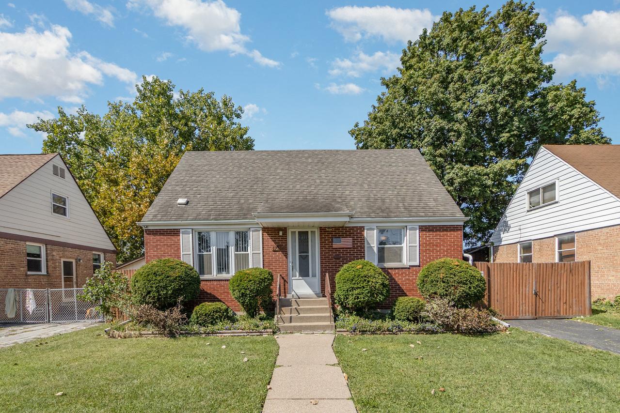 17518 Roy St., Lansing, IL 60438